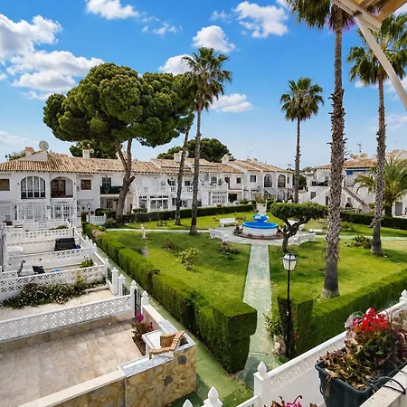 Bright Renovated With Courtyard Views Apartment *