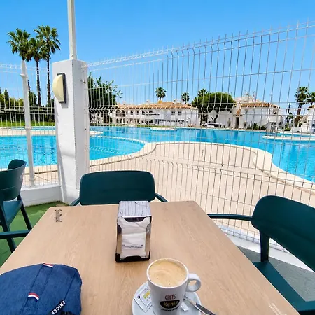 Bright Renovated With Courtyard Views Torrevieja